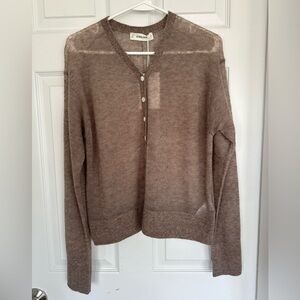 Everlane Lightweight V-Neck Henley Alpaca Sweater size M